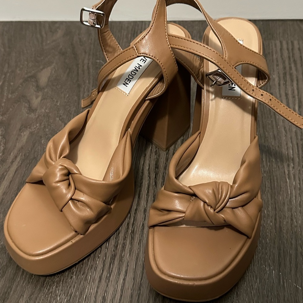 Steve Madden Front Knot Block Heel